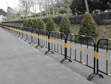 防疫護欄，圍擋，鐵馬